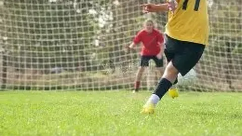 詹皇赛后反思失误过多：幸亏有超人力挽狂澜