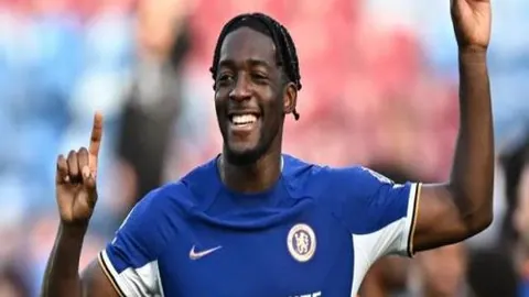 “湖人季后赛隐患：东契奇明显弱点引贝勒斯关注”